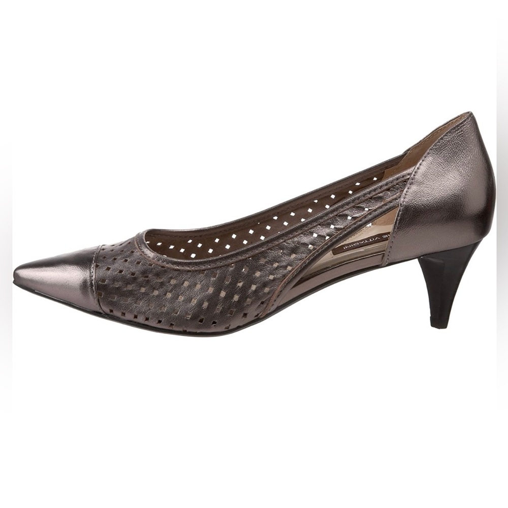 Adrienne Vittadini Jericho Pump Size 9.5 Metallic